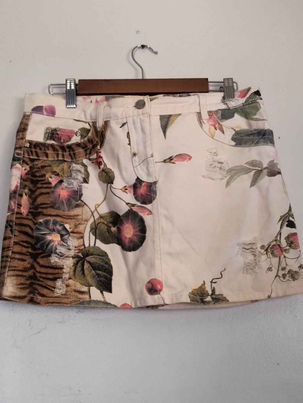 Vintage Y2K Roberto Cavalli Floral Tiger Print Denim Distressed Mini Skirt Sz S - Picture 16 of 17